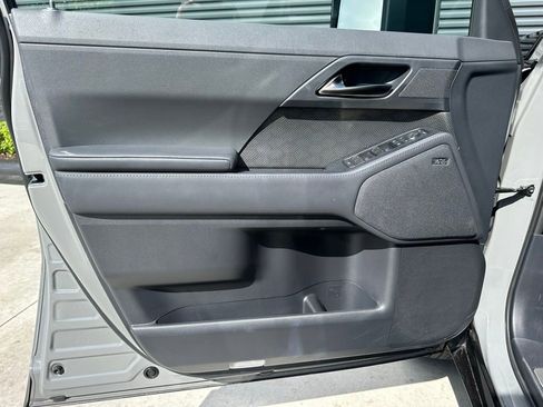 Used 2025 Lexus GX 550 image 19