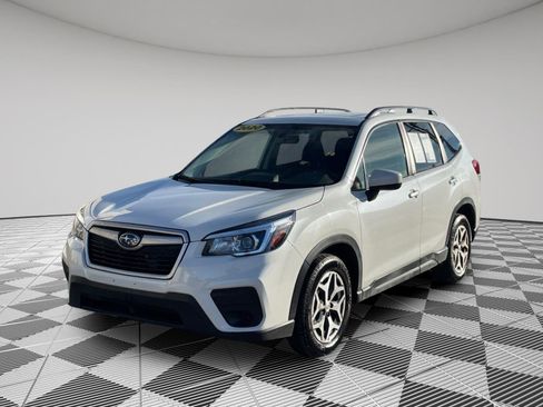 Used 2020 Subaru Forester Premium image 13