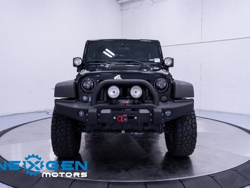 Used 2011 Jeep Wrangler Unlimited Rubicon image 4