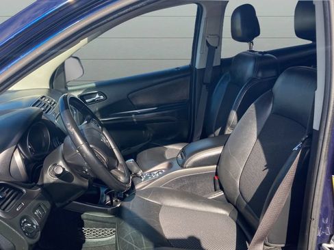 Used 2017 Dodge Journey Crossroad FWD image 9