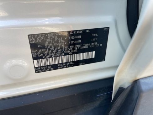 Used 2022 Toyota RAV4 XLE Premium image 11