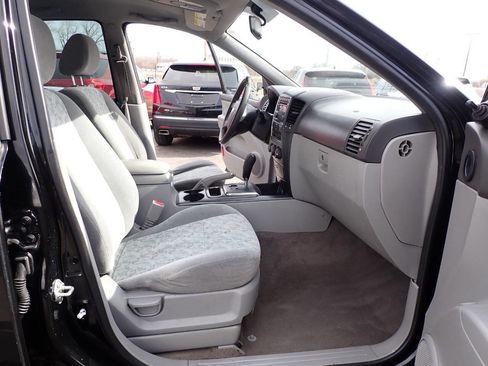Used 2008 Kia Sorento 2WD image 12