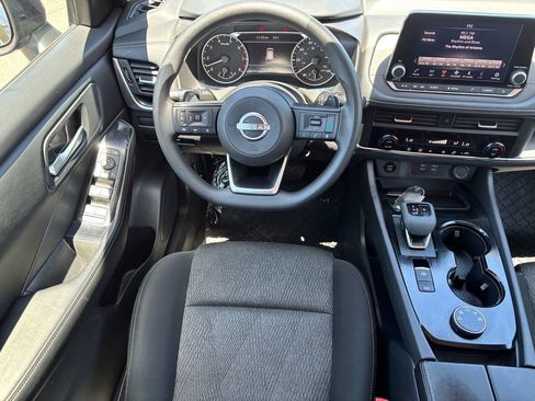 Used 2024 Nissan Rogue SV AWD/4WD image 13