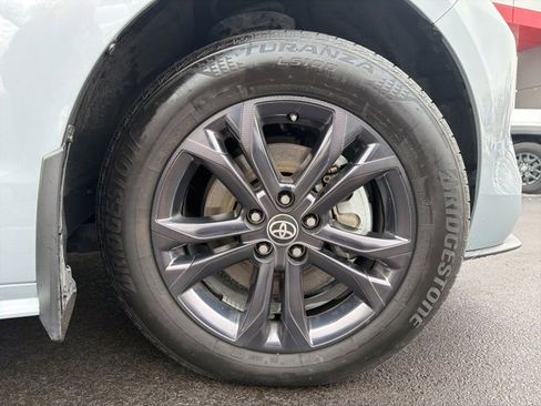 Used 2024 Toyota Sienna XLE Woodland Edition image 9