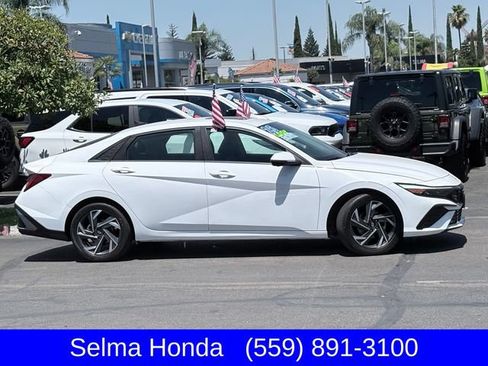 Used 2024 Hyundai Elantra Limited FWD image 4