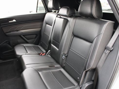 Certified 2021 Volkswagen Atlas Cross Sport SE image 21