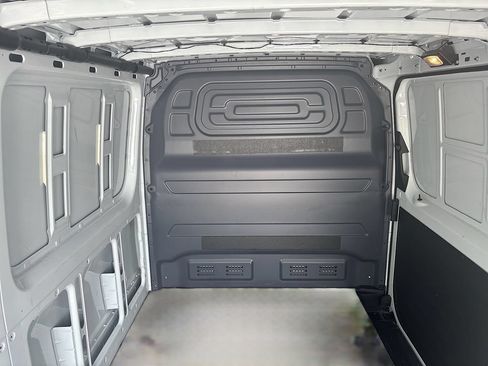 Used 2023 Mercedes-Benz Sprinter 2500 image 25