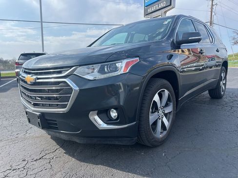 Used 2021 Chevrolet Traverse LT w/ LT Premium Package image 1