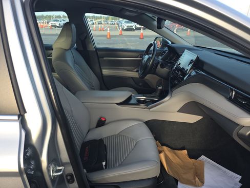 Used 2023 Toyota Camry SE w/ Convenience Package image 15