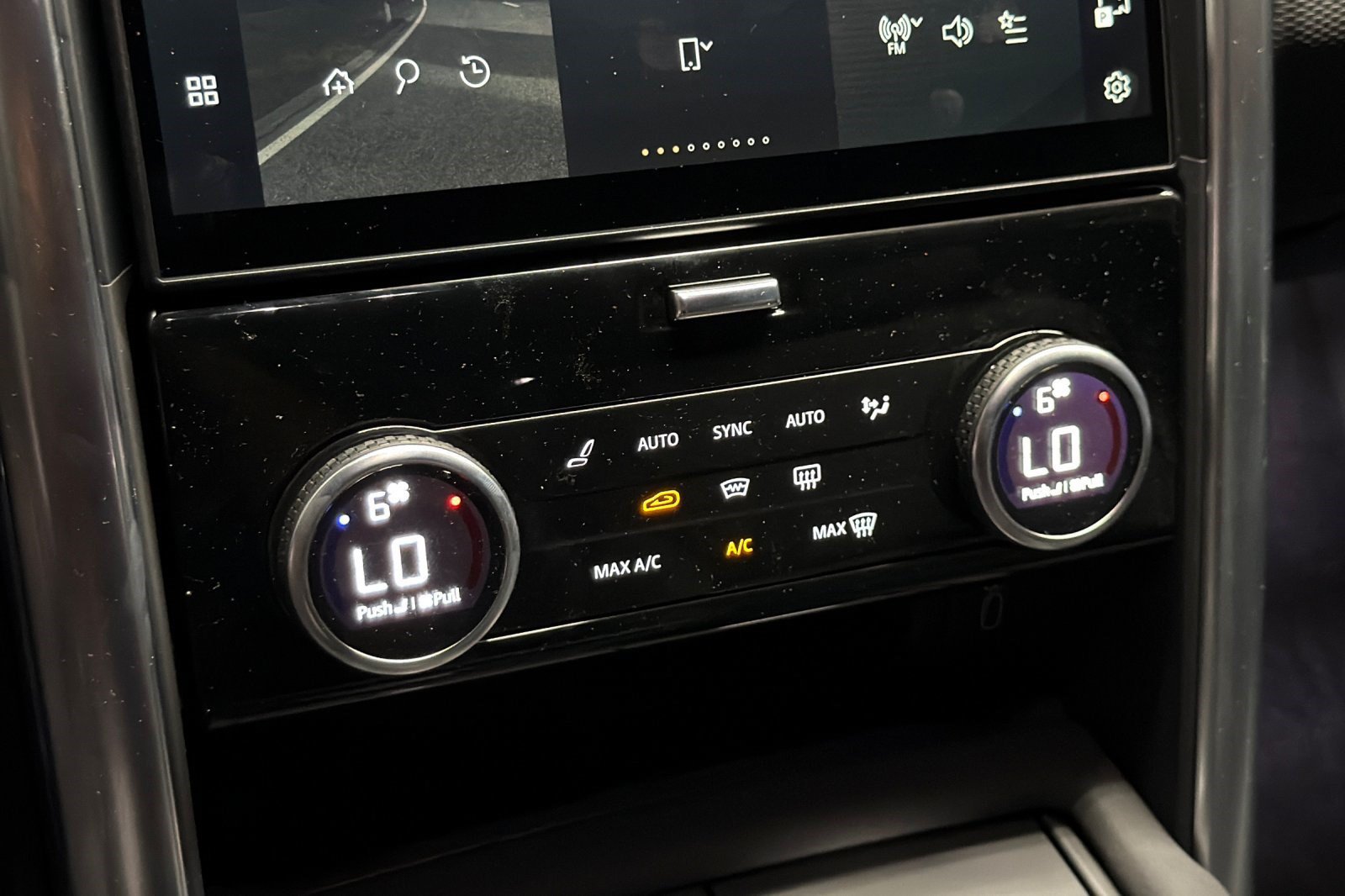 New 2026 Land Rover Discovery Limited Edition AWD/4WD image 19