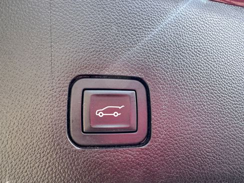 Used 2019 Chevrolet Traverse LT image 6