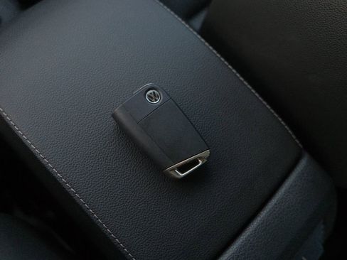 Used 2017 Volkswagen Golf SEL image 9