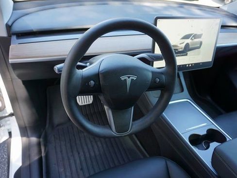Used 2024 Tesla Model Y Performance image 13
