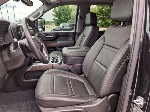 Used 2021 GMC Sierra 2500 Denali w/ Denali Black Diamond Edition AWD/4WD image 21