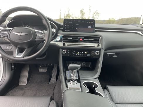 Used 2025 Genesis G70 2.5T AWD/4WD image 14