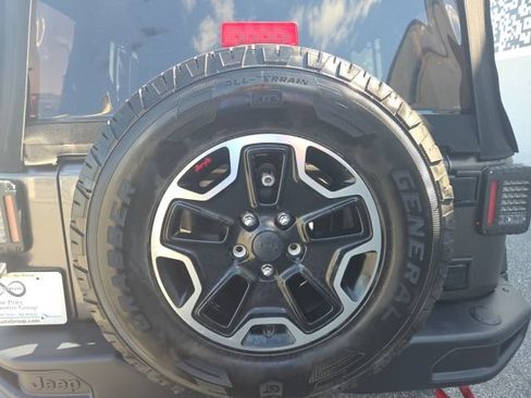 Used 2016 Jeep Wrangler Unlimited Rubicon AWD/4WD image 13