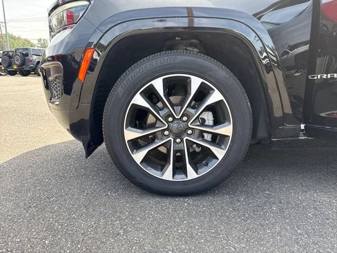 New 2025 Jeep Grand Cherokee Overland AWD/4WD image 28