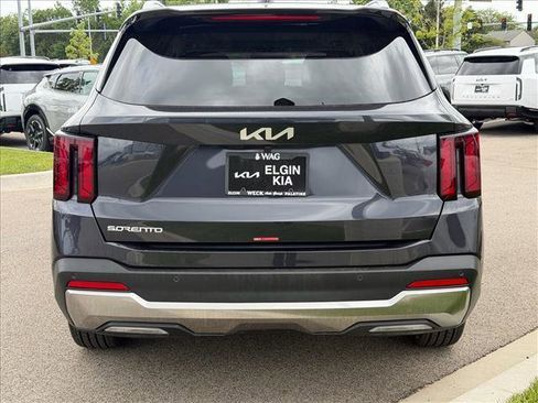 Used 2026 Kia Sorento S w/ S Panoramic Sunroof Package FWD image 4