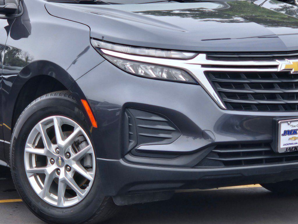 Certified 2022 Chevrolet Equinox LS w/ LS Convenience Package FWD image 3