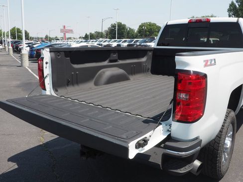 Used 2015 Chevrolet Silverado 3500 LTZ AWD/4WD image 18