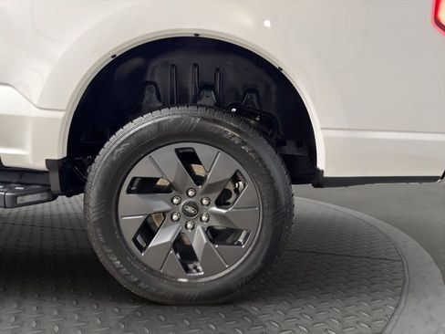 Used 2022 Ford F150 Lightning Lariat w/ Tow Technology Package image 23