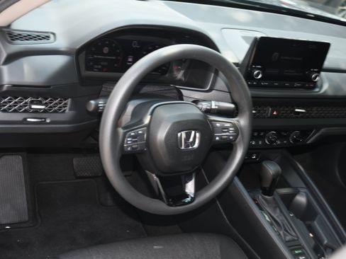 Used 2025 Honda Accord SE image 9