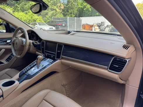 Used 2016 Porsche Panamera 4 AWD/4WD image 40