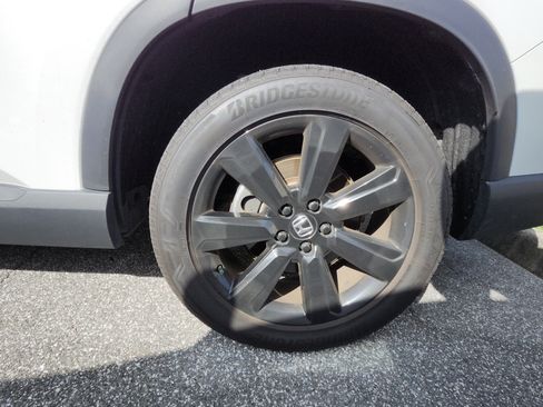 Used 2025 Honda Pilot Black Edition image 23