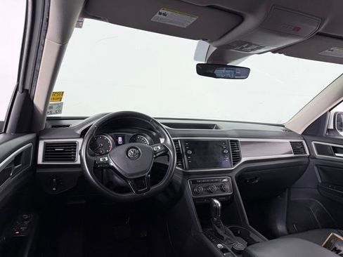 Used 2019 Volkswagen Atlas SE w/ Towing Package image 18