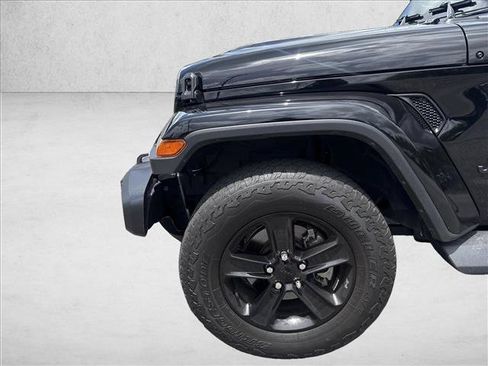 Used 2023 Jeep Wrangler Unlimited Sahara AWD/4WD image 25
