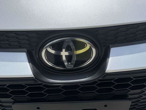 Used 2021 Toyota Corolla LE FWD image 12