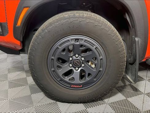 Used 2025 Nissan Frontier PRO-4X AWD/4WD image 10