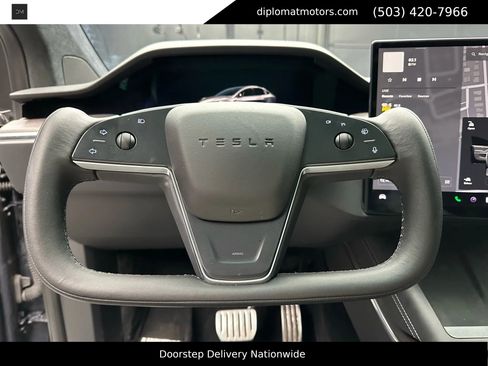 Used 2023 Tesla Model X image 27