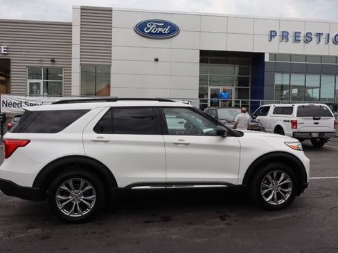 Used 2023 Ford Explorer XLT w/ Equipment Group 202A AWD/4WD image 10