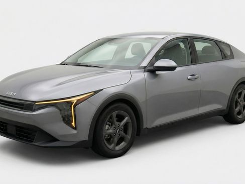 Used 2025 Kia K4 LXS image 3