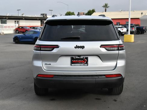 Used 2024 Jeep Grand Cherokee L Laredo image 7