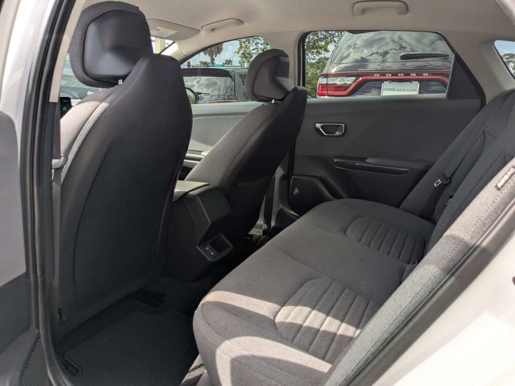 Used 2025 Kia K4 EX FWD image 17