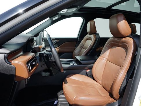 Used 2022 Lincoln Aviator Grand Touring w/ Equipment Group 301A image 12