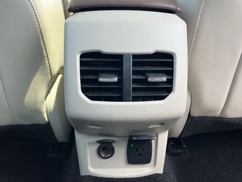Used 2017 Ford Fusion Platinum FWD image 35