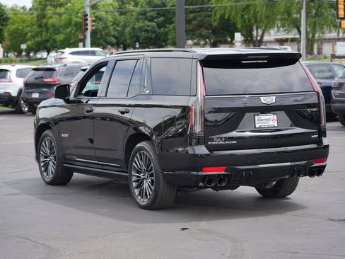 Used 2024 Cadillac Escalade V AWD/4WD image 5