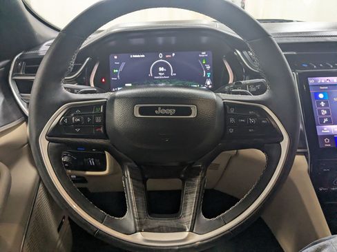 Used 2022 Jeep Grand Cherokee Limited 4xe w/ Luxury Tech Group II AWD/4WD image 13