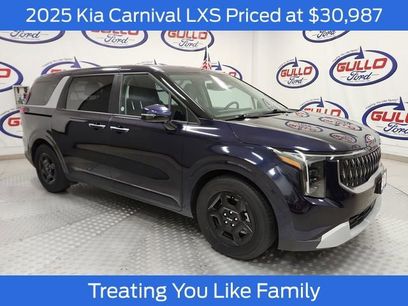 Used 2025 Kia Carnival