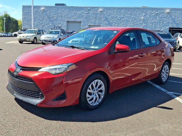 Used 2018 Toyota Corolla LE FWD image 3
