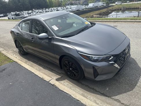 Used 2024 Nissan Sentra S image 2