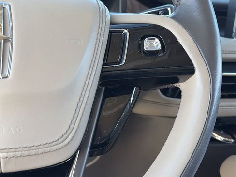 Used 2023 Lincoln Aviator Reserve image 10