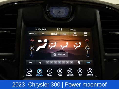 Used 2023 Chrysler 300 S image 17