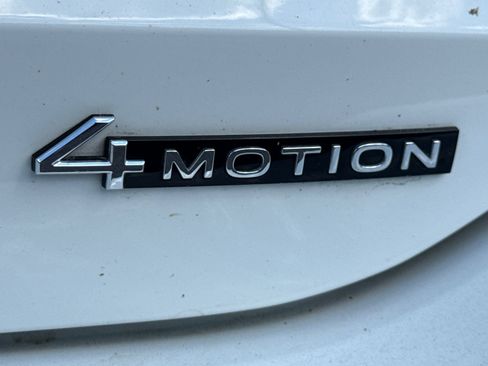 Certified 2025 Volkswagen Tiguan SE AWD/4WD image 41