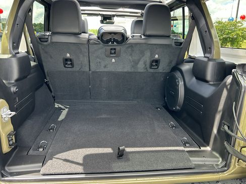 New 2025 Jeep Wrangler Unlimited Rubicon 392 image 13