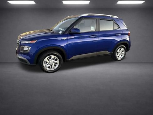 Used 2020 Hyundai Venue SEL FWD image 2