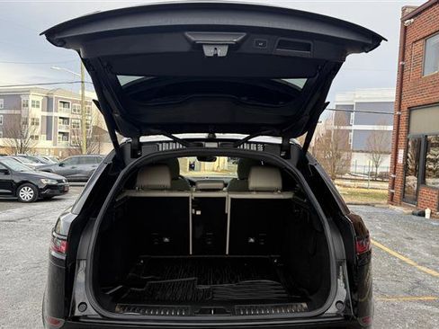 Used 2018 Land Rover Range Rover Velar R-Dynamic SE image 17